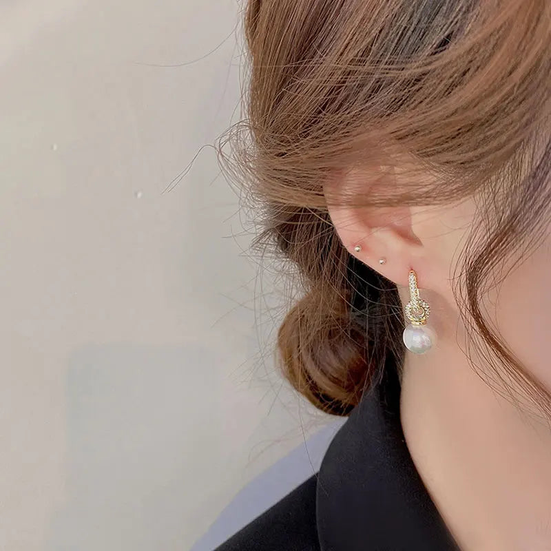 JUWANG Round Shape Romantic Exquisite Zircon Earring For Lady Temperament Shine 14K Real Gold Luxury Pearl Trend Earring Pendant