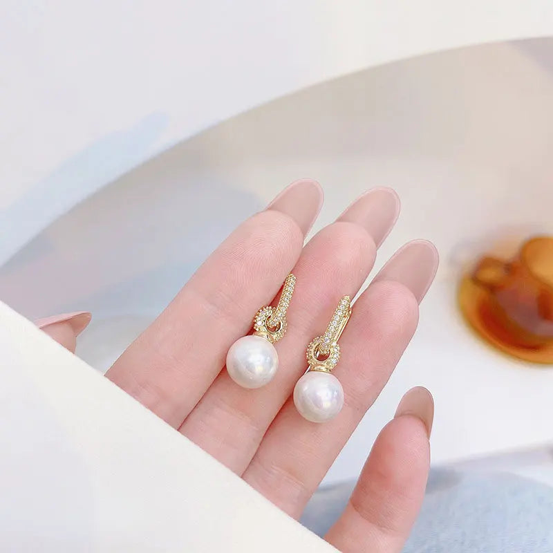 JUWANG Round Shape Romantic Exquisite Zircon Earring For Lady Temperament Shine 14K Real Gold Luxury Pearl Trend Earring Pendant