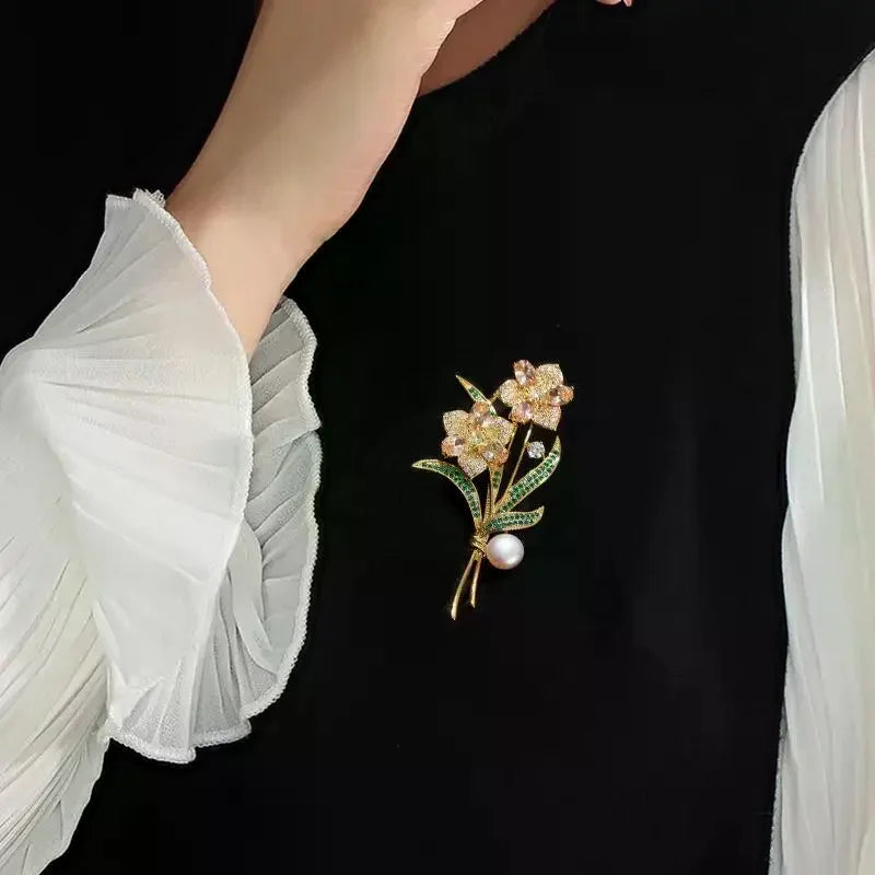 Exquisite Sparkling Crystal Rhinestone Flower Pearl Brooches For Women Clothing Coat Jewelry Accessries Gifts