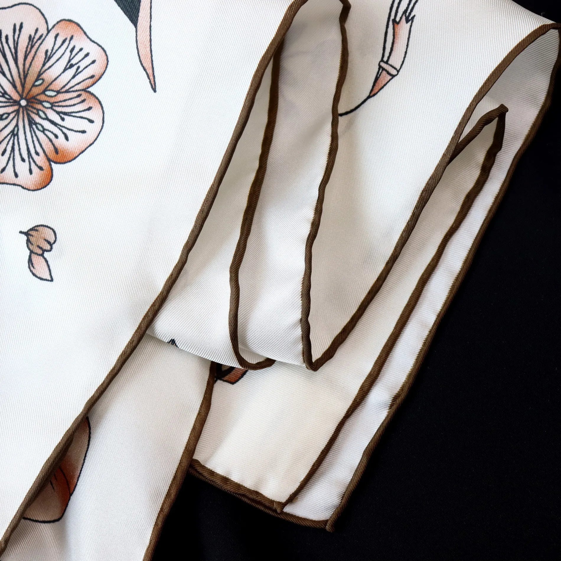 Twill Silk Scarf Luxury Mulberry Shawls Hand-Rolled Edges Bandanas Tops Accessories Head Hair Bag Decorations