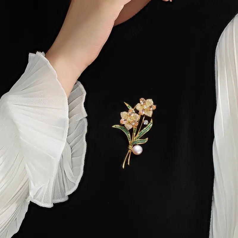 Exquisite Sparkling Crystal Rhinestone Flower Pearl Brooches For Women Clothing Coat Jewelry Accessries Gifts
