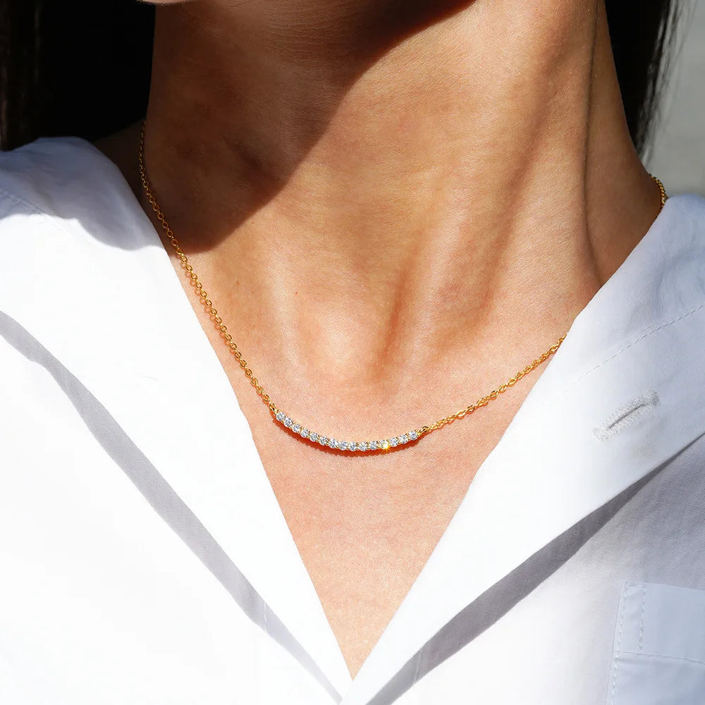 Luxury 100% Real 18k Gold Women's Diamond Pendant 1 karat Moissanite Necklace Smile Necklace Clavicle Chain