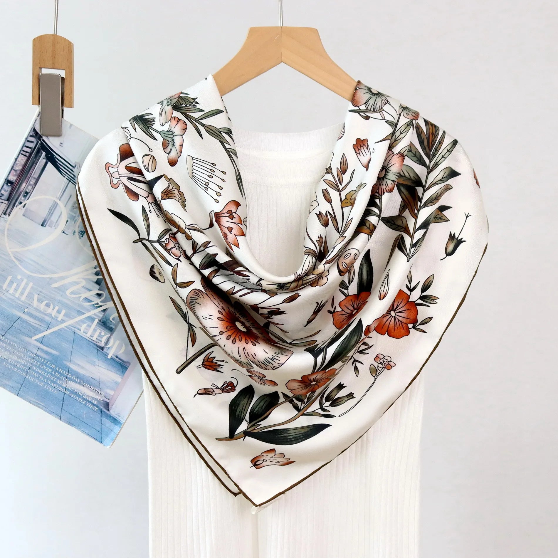 Twill Silk Scarf Luxury Mulberry Shawls Hand-Rolled Edges Bandanas Tops Accessories Head Hair Bag Decorations