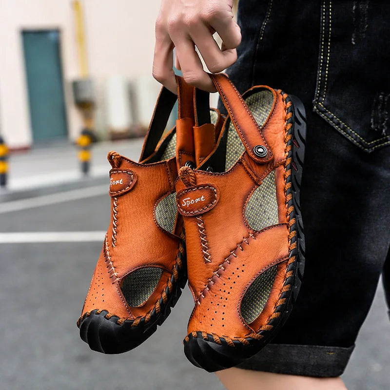 2023 Sandals Summer Men Leather  Classic Men Shoes Slippers Soft Sandals Men Roman Comfortable Outdoor Walking Footwear