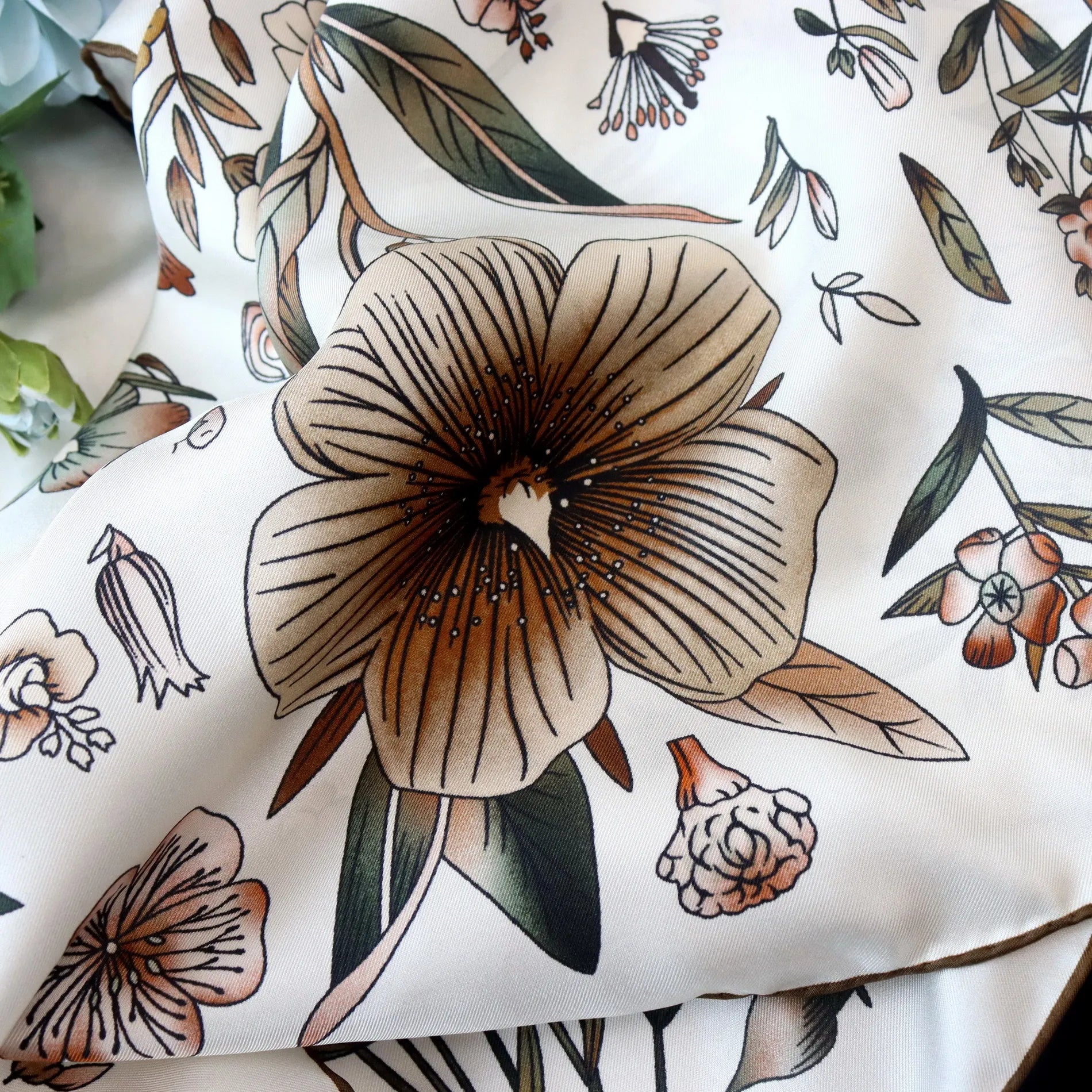 Twill Silk Scarf Luxury Mulberry Shawls Hand-Rolled Edges Bandanas Tops Accessories Head Hair Bag Decorations