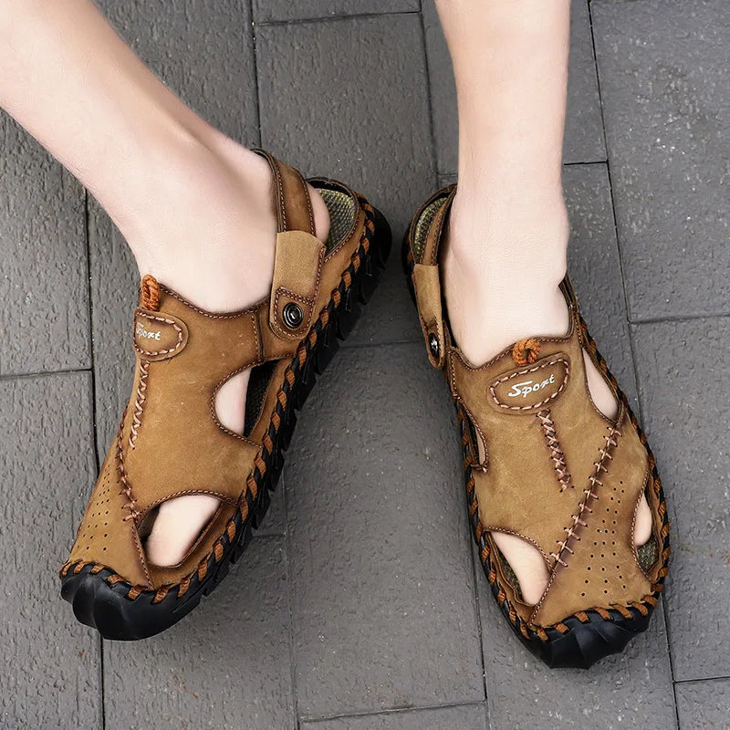 2023 Sandals Summer Men Leather  Classic Men Shoes Slippers Soft Sandals Men Roman Comfortable Outdoor Walking Footwear
